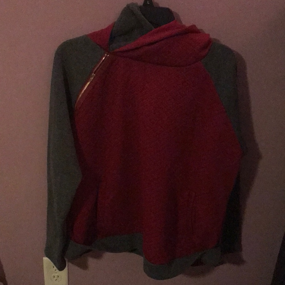 sweat shirt